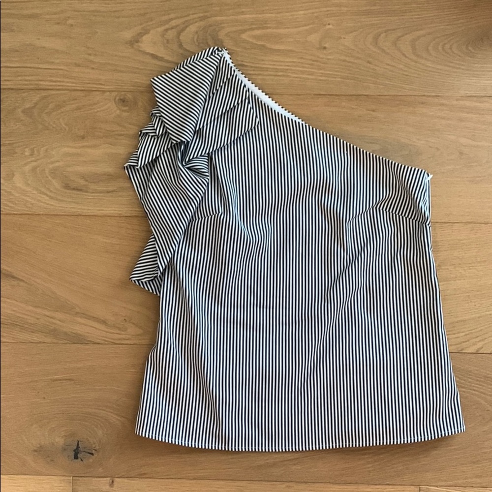 Statement one shoulder top